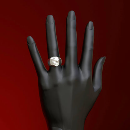 Anello con sigillo | ANGOLI E BORDI