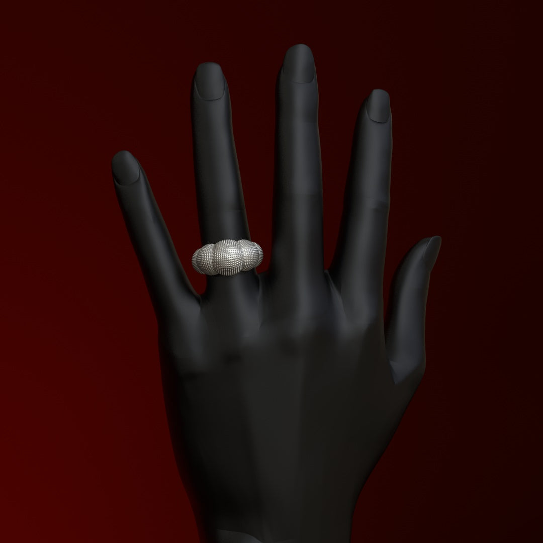 Anillo de plata con diseño llamativo | CÚPULAS ESTRUCTURADAS