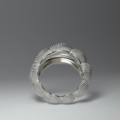 Anillo de plata con diseño llamativo | CÚPULAS ESTRUCTURADAS