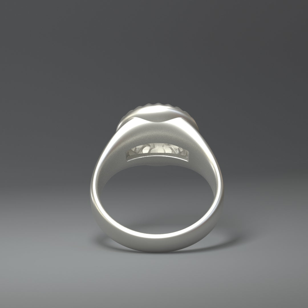 Silberner Siegelring in silber glanz oder silber hochglanz mit stilisierter Sonne.