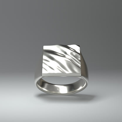 Quadratischer Siegelring silber | WAVY FOLDS